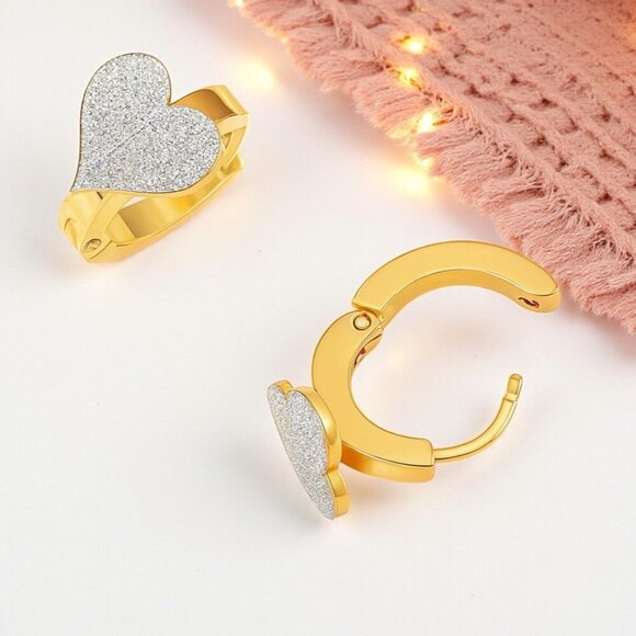 ποΈ18K Gold Plated Shimmering Heart Huggie Earrings π Trendy Sparkling Hoops - Picture 12 of 12